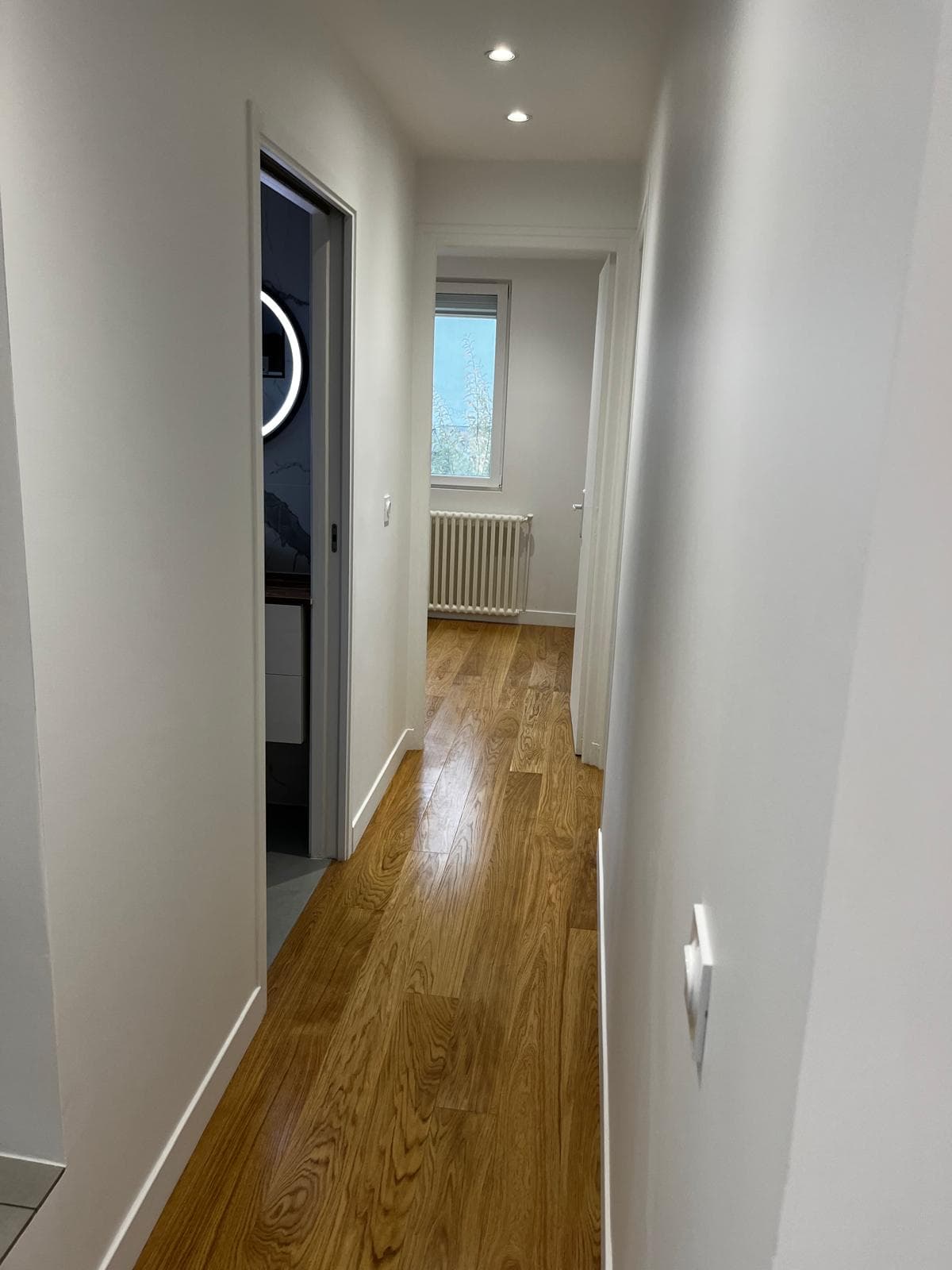 Couloir rénovation intérieure maison - Parquet chêne massif