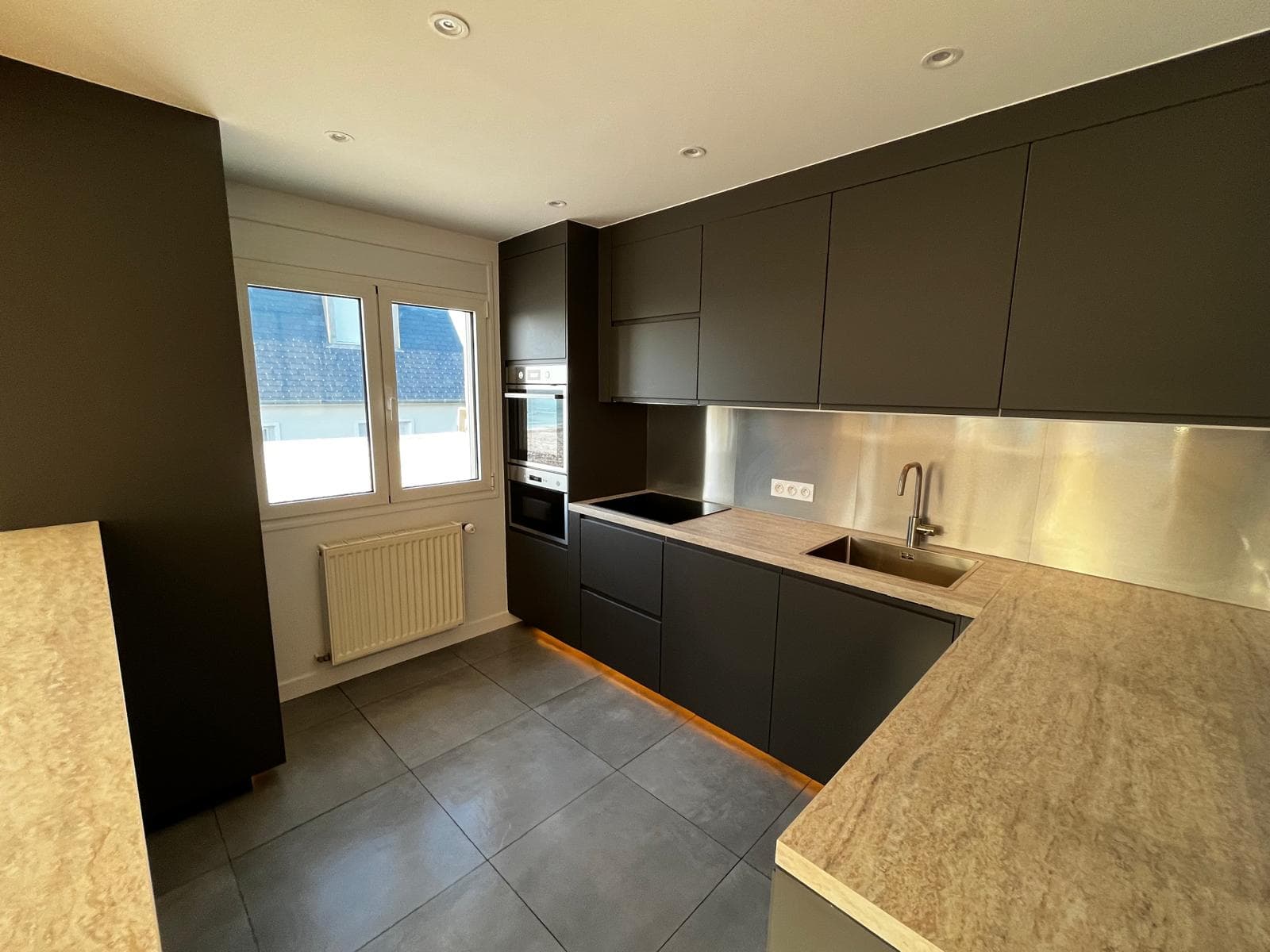 Cuisine sur mesure maison Granville - Finitions haut de gamme