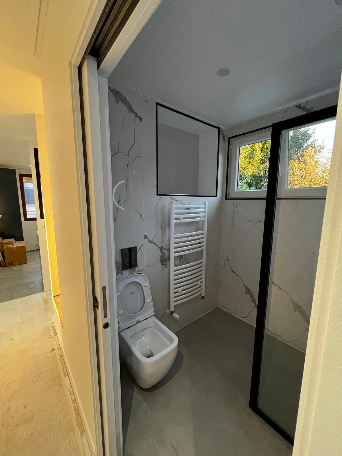 WC rénovation salle de bain maison - Carrelage effet marbre