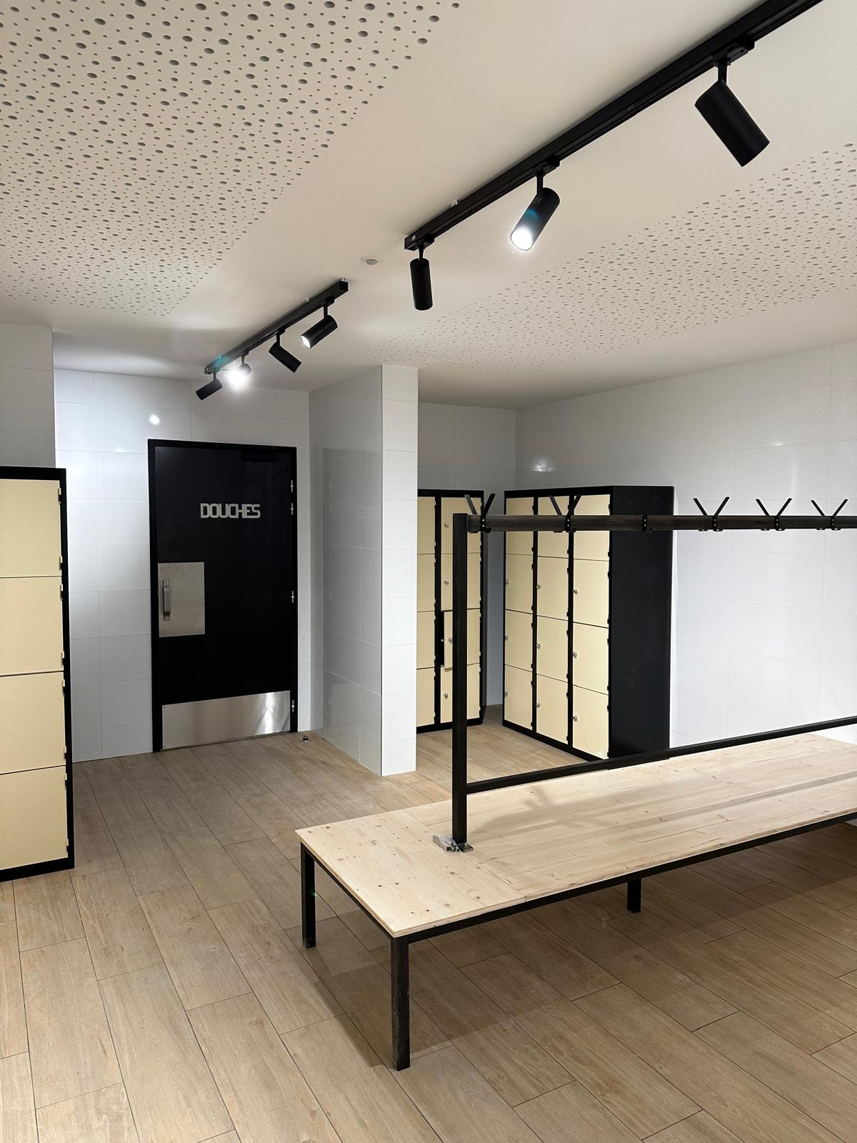 Rénovation vestiaires salle de sport - Aménagement espace sportif