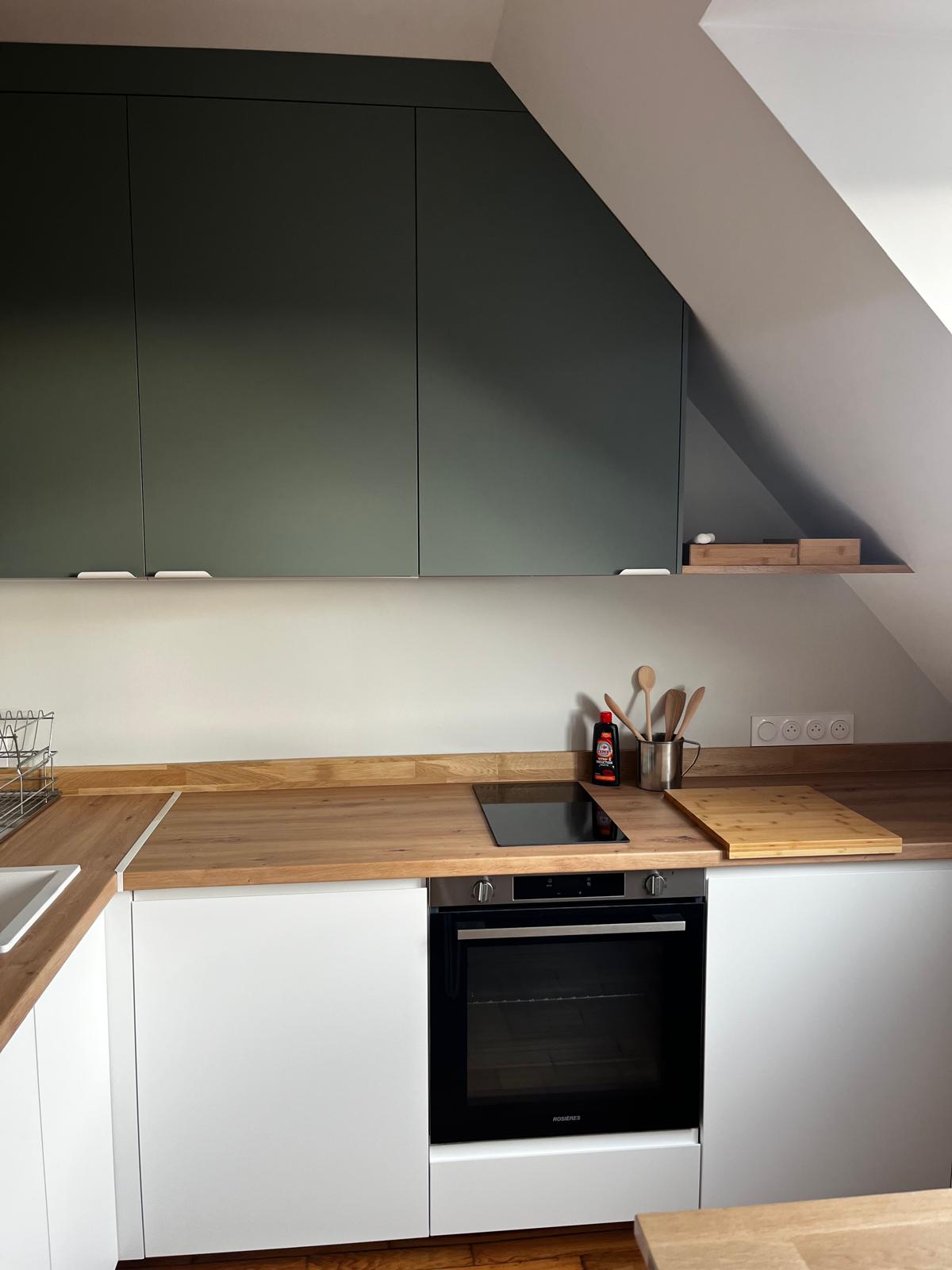 Aménager un studio sous les combles - Détails cuisine